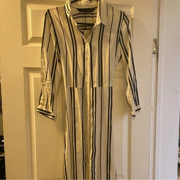 Brand new Zara button down Tie Maxi dress - Picture 1 of 3